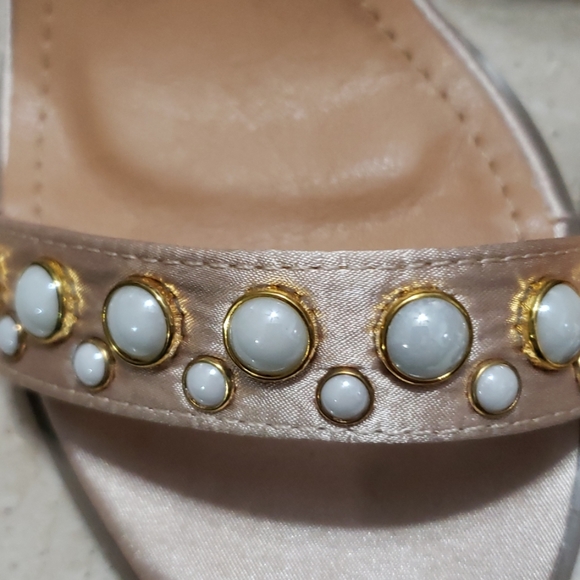 New Champagne Heels - Picture 4 of 4